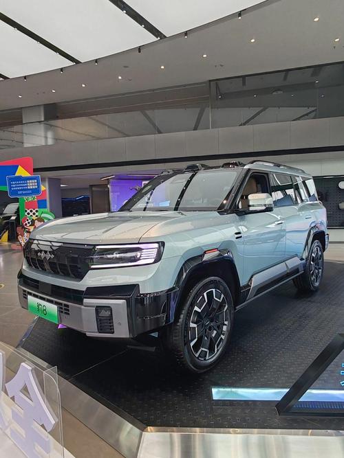 重庆202比亚迪方程豹硬派越野的爆款，英菲尼迪35周年与你共成长